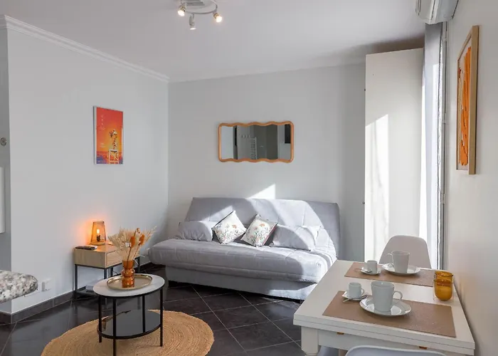 Rue Hoche By Halldis