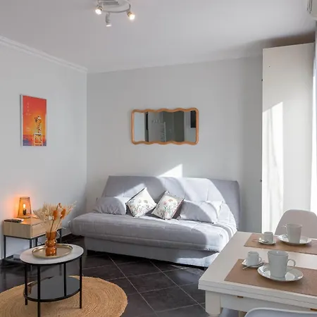 Rue Hoche By Halldis